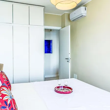 Apartment Feet In The Sea By Interhome *